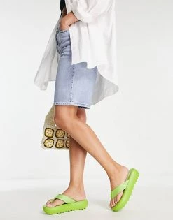 Discount 👏 Public Desire Wide Fit Cia Chunky Toe Post 🩴 Sandals In Lime For Women 🤩 -Outlet Women's Public Desire Store unnamed file 1358