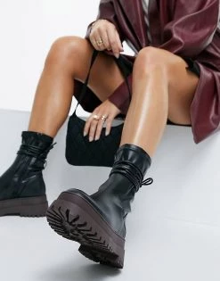 Cheap 🧨 Public Desire Finale Chunky Flat Ankle 🥾 Boots With Tie In Black And Brown For Women Black On Brown 🧨 -Outlet Women's Public Desire Store unnamed file 3368