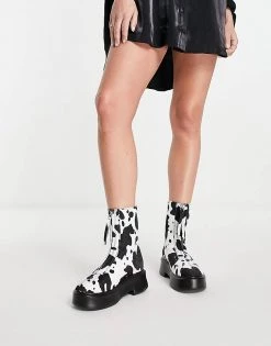 Cheap ✨ Public Desire Leonie Hunky Sole Zip Through Ankle Boot In Cow Print For Women ✔️ 11 Cheap ✨ Public Desire Leonie Hunky Sole Zip Through Ankle Boot In Cow Print For Women ✔️ -Outlet Women's Public Desire Store unnamed file 3669