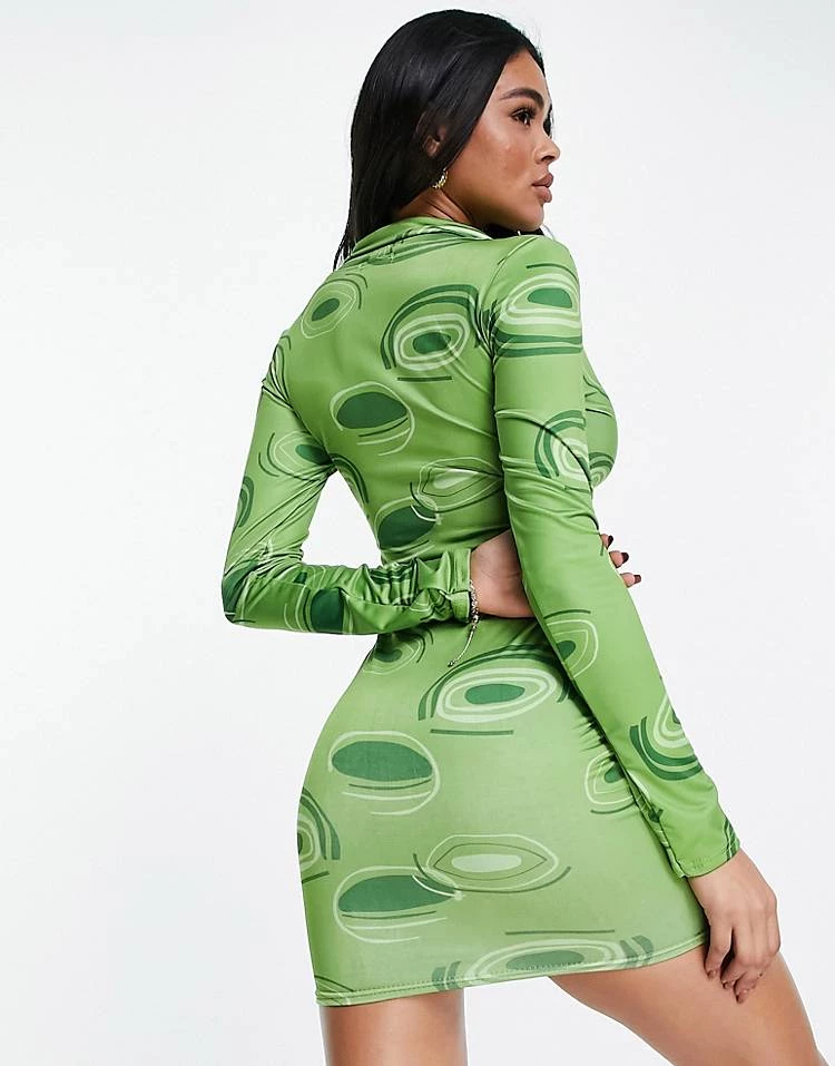 Discount ✔️ Public Desire Printed Plunge Collar 👗 Dress In 70's Green Print For Women 😍 6 Discount ✔️ Public Desire Printed Plunge Collar 👗 Dress In 70's Green Print For Women 😍 - Image 4